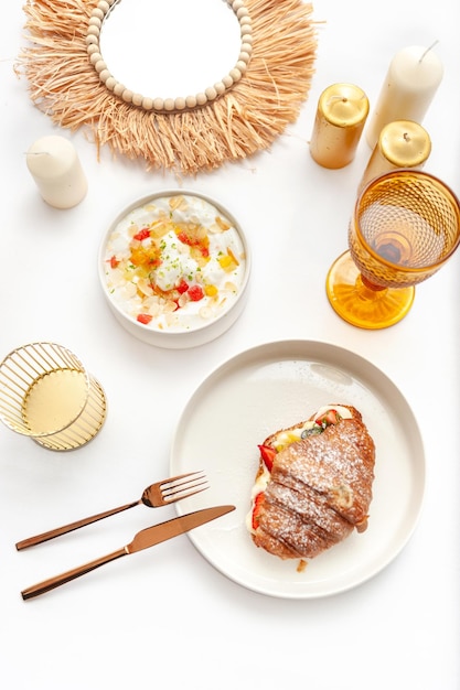 Kolacja na stole — apetyczne danie